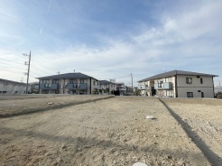 周辺のエリアで他にも沢山売りに出ている物件があります。インターネット掲載前の情報などもありますのでお気軽にお問合せください。まとめてご見学できます。
