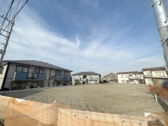 1号棟 周辺のエリアで他にも沢山売りに出ている物件があります。インターネット掲載前の情報などもありますのでお気軽にお問合せください。まとめてご見学できます。
