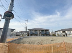 1号棟 建物のモデルハウスのご見学予約もスタートしました。当日のご見学予約も大歓迎ですので、お気軽にお問合せください。
