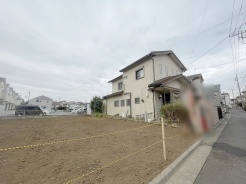 現地のご見学予約もスタートしました。周辺で売りに出ている物件も沢山御座います。まとめてご見学ができますのでお気軽にお申しつけください。
