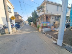 安心して暮らすことのできる住宅街。　住宅地の道路は一般に交通量が少なく車などの騒音が少ないため、住民にとって静かな生活環境が提供されます。
