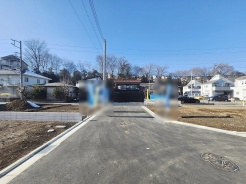 周辺は住宅が建ち並ぶ閑静な住宅街です。
