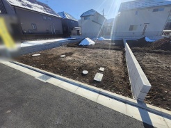 現地のご見学予約もスタートしました。周辺で売りに出ている物件も沢山御座います。まとめてご見学ができますのでお気軽にお申しつけください。
