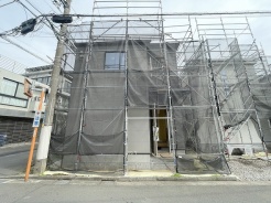 現地のご見学予約もスタートしました。周辺で売りに出ている物件も沢山御座います。まとめてご見学ができますのでお気軽にお申しつけください。
