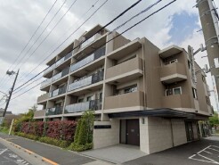 現地のご見学予約もスタートしました。周辺で売りに出ている物件も沢山御座います。まとめてご見学ができますのでお気軽にお申しつけください。
