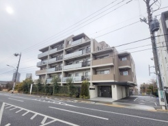 周辺のエリアで他にも沢山売りに出ている物件があります。インターネット掲載前の情報などもありますのでお気軽にお問合せください。まとめてご見学できます。
