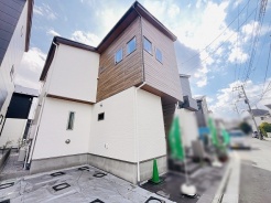 建物が完成しましたので室内のご見学予約スタート。当日のご見学予約も大歓迎です。お気軽にご連絡ください。他にもインターネットに掲載していない情報も沢山ありますので、比較で併せてご見学ができます。
