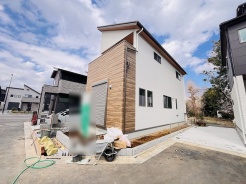 現地のご見学予約もスタートしました。周辺で売りに出ている物件も沢山御座います。まとめてご見学ができますのでお気軽にお申しつけください。
