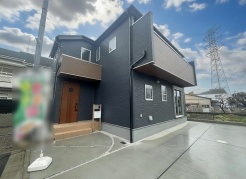 現地のご見学予約もスタートしました。周辺で売りに出ている物件も沢山御座います。まとめてご見学ができますのでお気軽にお申しつけください。
