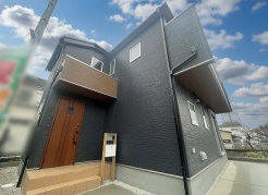 建物が完成しましたので室内のご見学予約スタート。当日のご見学予約も大歓迎です。お気軽にご連絡ください。他にもインターネットに掲載していない情報も沢山ありますので、比較で併せてご見学ができます。
