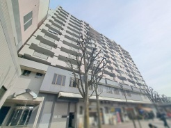 現地のご見学予約もスタートしました。周辺で売りに出ている物件も沢山御座います。まとめてご見学ができますのでお気軽にお申しつけください。
