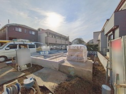 現地のご見学予約もスタートしました。周辺で売りに出ている物件も沢山御座います。まとめてご見学ができますのでお気軽にお申しつけください。
