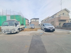 土地物件にはご確認頂くポイントがたくさんございます、土地だけのご見学の際もご遠慮せず、ぜひお気軽に担当スタッフにお申しつけくださいませ。
