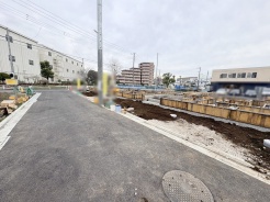 周辺のエリアで他にも沢山売りに出ている物件があります。インターネット掲載前の情報などもありますのでお気軽にお問合せください。まとめてご見学できます。
