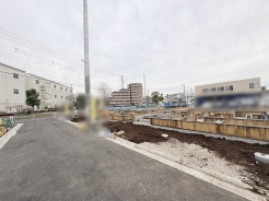 安心して暮らすことのできる住宅街。　住宅地の道路は一般に交通量が少なく車などの騒音が少ないため、住民にとって静かな生活環境が提供されます。
