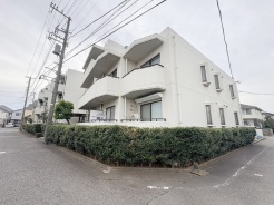 現地のご見学予約もスタートしました。周辺で売りに出ている物件も沢山御座います。まとめてご見学ができますのでお気軽にお申しつけください。
