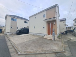 現地のご見学予約もスタートしました。周辺で売りに出ている物件も沢山御座います。まとめてご見学ができますのでお気軽にお申しつけください。
