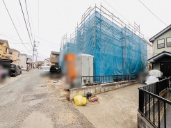 安心して暮らすことのできる住宅街。　住宅地の道路は一般に交通量が少なく車などの騒音が少ないため、住民にとって静かな生活環境が提供されます。
