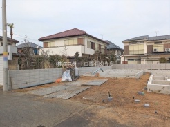 現在建物を建築中です、建築中の物件については現地確認の他、同施工会社の完成施工例のご案内、担当者のプレゼンテーションにてご検討ください。適切なご検討の方法をご説明させて頂きます。
