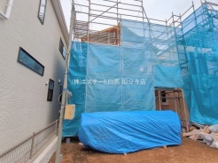 現在建物を建築中です、建築中の物件については現地確認の他、同施工会社の完成施工例のご案内、担当者のプレゼンテーションにてご検討ください。適切なご検討の方法をご説明させて頂きます。