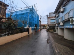 安心して暮らすことのできる住宅街。　住宅地の道路は一般に交通量が少なく車などの騒音が少ないため、住民にとって静かな生活環境が提供されます。
