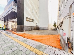 現地ご見学の際、スタッフが様々なご質問に対応いたします、周辺環境、前面道路、建築可能な建物について、ぜひご相談ください。
