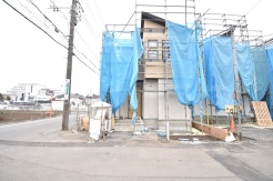 周辺のエリアで他にも沢山売りに出ている物件があります。インターネット掲載前の情報などもありますのでお気軽にお問合せください。まとめてご見学できます。
