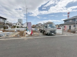 周辺のエリアで他にも沢山売りに出ている物件があります。インターネット掲載前の情報などもありますのでお気軽にお問合せください。まとめてご見学できます。
