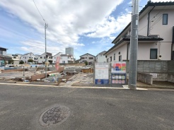 周辺のエリアで他にも沢山売りに出ている物件があります。インターネット掲載前の情報などもありますのでお気軽にお問合せください。まとめてご見学できます。
