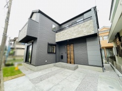 建物が完成しましたので室内のご見学予約スタート。当日のご見学予約も大歓迎です。お気軽にご連絡ください。エステート白馬国分寺店は火曜水曜も営業しております。
