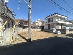現地のご見学予約もスタートしました。周辺で売りに出ている物件も沢山御座います。まとめてご見学ができますのでお気軽にお申しつけください。
