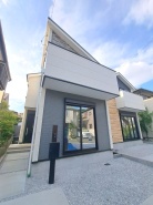 建物が完成しましたので室内のご見学予約スタート。当日のご見学予約も大歓迎です。お気軽にご連絡ください。他にもインターネットに掲載していない情報も沢山ありますので、比較で併せてご見学ができます。
