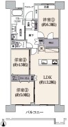 奥行きのある南向きバルコニー、間取りの使い方によってはLDKを大きく利用する事も可能です。
また、実際に室内をご見学頂くと生活のイメージが広がります、当日のご見学も対応しておりますので、お気軽にお声がけ下さい。