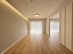 家族が一番集まる場所だから広々としつつも素敵な空間であって欲しい。みんながくつろぐリビングからキッチンまでが一つの空間のように繋がる間取り。
