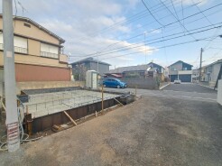 周辺のエリアで他にも沢山売りに出ている物件があります。インターネット掲載前の情報などもありますのでお気軽にお問合せください。まとめてご見学できます。
