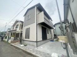 建物が完成しましたので室内のご見学予約スタート。当日のご見学予約も大歓迎です。お気軽にご連絡ください。エステート白馬国分寺店は火曜水曜も営業しております。
