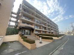 現地のご見学予約もスタートしました。周辺で売りに出ている物件も沢山御座います。まとめてご見学ができますのでお気軽にお申しつけください。
