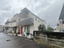 周辺のエリアで他にも沢山売りに出ている物件があります。インターネット掲載前の情報などもありますのでお気軽にお問合せください。まとめてご見学できます。
