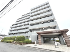 現地のご見学予約もスタートしました。周辺で売りに出ている物件も沢山御座います。まとめてご見学ができますのでお気軽にお申しつけください。
