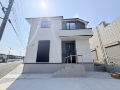 建物が完成しましたので室内のご見学予約スタート。当日のご見学予約も大歓迎です。お気軽にご連絡ください。他にもインターネットに掲載していない情報も沢山ありますので、比較で併せてご見学ができます。
