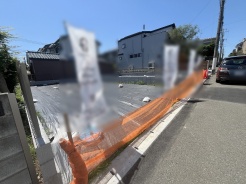 現地のご見学予約もスタートしました。周辺で売りに出ている物件も沢山御座います。まとめてご見学ができますのでお気軽にお申しつけください。
