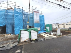 周辺のエリアで他にも沢山売りに出ている物件があります。インターネット掲載前の情報などもありますのでお気軽にお問合せください。まとめてご見学できます。
