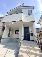 建物が完成しましたので室内のご見学予約スタート。当日のご見学予約も大歓迎です。お気軽にご連絡ください。エステート白馬国分寺店は火曜水曜も営業しております。
