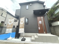 建物が完成しましたので室内のご見学予約スタート。当日のご見学予約も大歓迎です。お気軽にご連絡ください。エステート白馬国分寺店は火曜水曜も営業しております。
