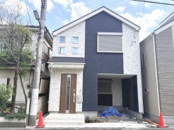 2号棟 建物が完成しましたので室内のご見学予約スタート。当日のご見学予約も大歓迎です。お気軽にご連絡ください。他にもインターネットに掲載していない情報も沢山ありますので、比較で併せてご見学ができます。
