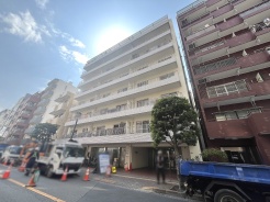 現地のご見学予約もスタートしました。周辺で売りに出ている物件も沢山御座います。まとめてご見学ができますのでお気軽にお申しつけください。
