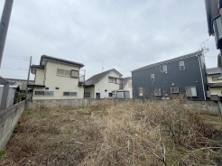 現地ご見学の際、スタッフが様々なご質問に対応いたします、周辺環境、前面道路、建築可能な建物について、ぜひご相談ください。
