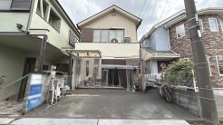 【※自動車をAI機能にて消しておりますため、物件の外観に乱れが生じております】
現地のご見学予約もスタートしました。周辺で売りに出ている物件も沢山御座います。まとめてご見学ができますのでお気軽にお申しつけください。
