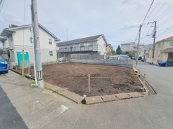 現地のご見学予約もスタートしました。周辺で売りに出ている物件も沢山御座います。まとめてご見学ができますのでお気軽にお申しつけください。
