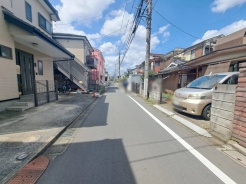 安心して暮らすことのできる住宅街。　住宅地の道路は一般に交通量が少なく車などの騒音が少ないため、住民にとって静かな生活環境が提供されます。
